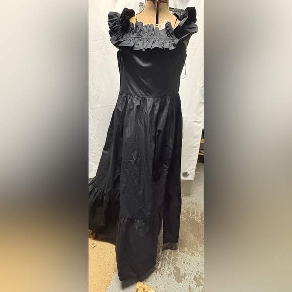 Abercrombie & Fitch Elegant Black Ruffle Maxi Skirt - Picture 3 of 8